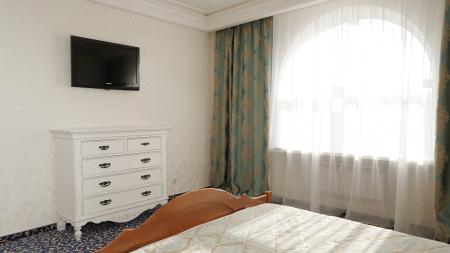  Villa Bonne Maison with Garden (  )  4- 2-