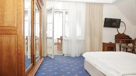  Villa Bonne Maison with Garden (  )  4- 2-