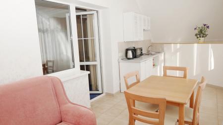  Villa Bonne Maison with Garden (  )  4- 2-