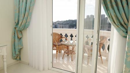  Villa Bonne Maison with Garden (  )  2- 1-