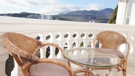  Villa Bonne Maison with Garden (  )  2- 1-