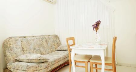  Villa Bonne Maison with Garden (  )  2- 1-