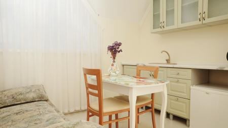  Villa Bonne Maison with Garden (  )  2- 1-