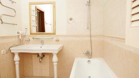  Villa Bonne Maison with Garden (  )  2- 1-