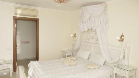  Villa Bonne Maison with Garden (  )  2- 1-  