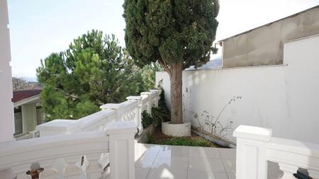  Villa Bonne Maison with Garden (  )  2- 1-  